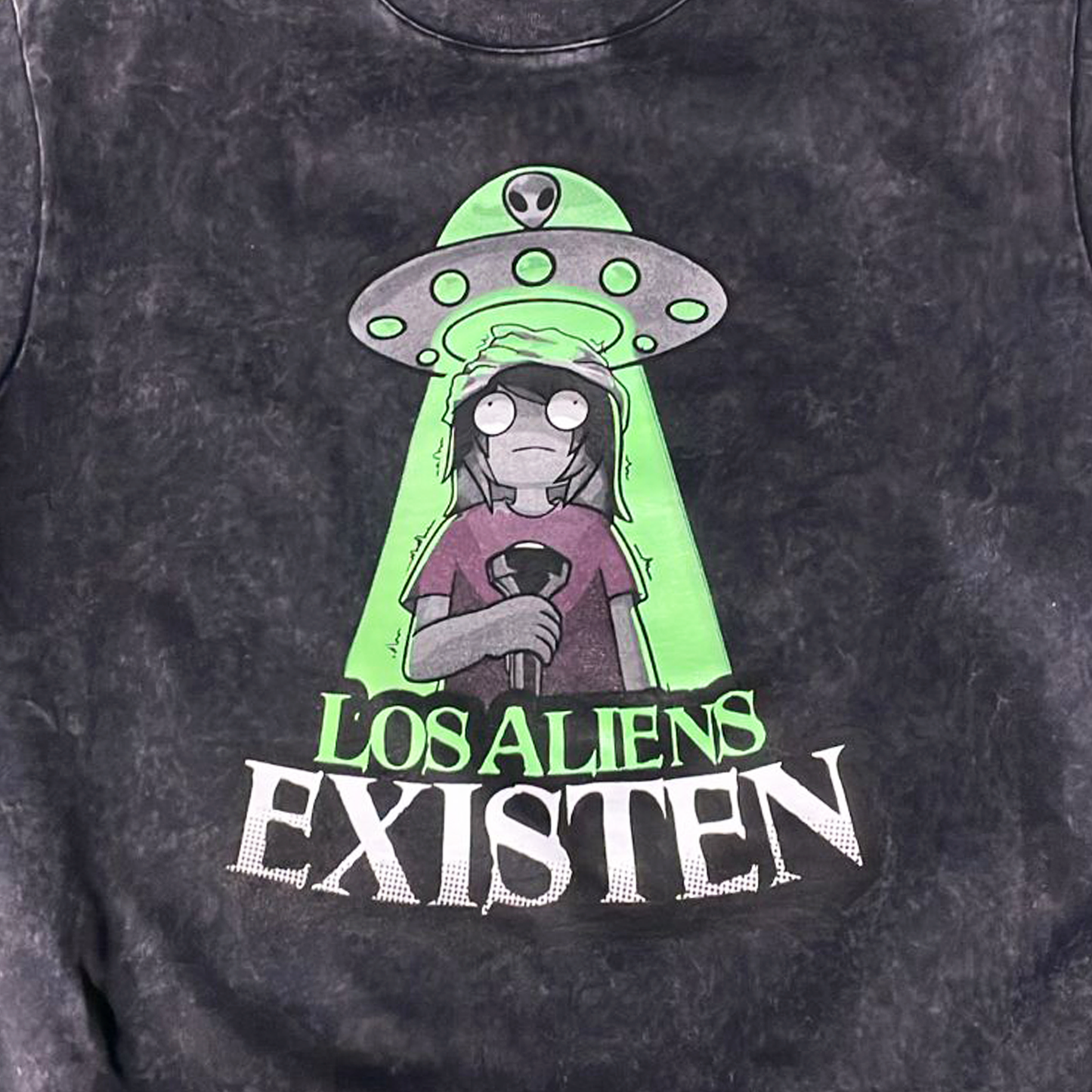 MISSASINFONIA PLAYERA ACID WASH DE LOS ALIENS EXISTEN FOSFO & GLOW